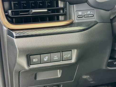 Used 2025 Toyota Grand Highlander AWD Hybrid image 10