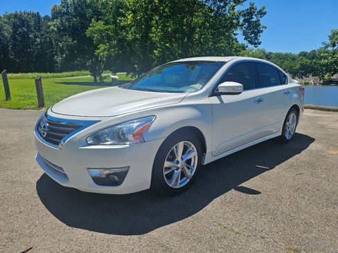 Used 2013 Nissan Altima 2.5 SL w/ Technology Pkg FWD image 12