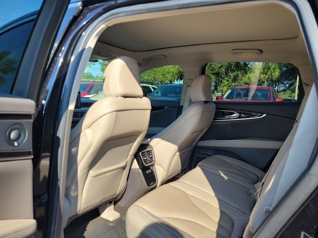 Used 2022 Lincoln Nautilus Reserve w/ Equipment Group 201A FWD image 14