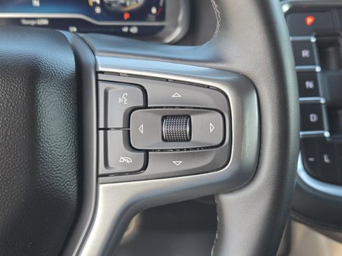 Used 2024 Chevrolet Suburban Z71 w/ Luxury Package image 20