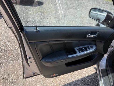 Used 2004 Honda Accord EX image 18