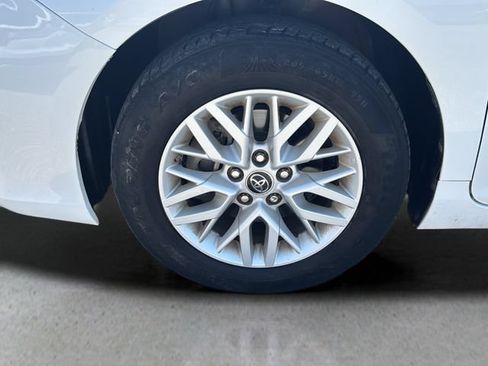 Used 2016 Toyota Camry LE FWD image 10