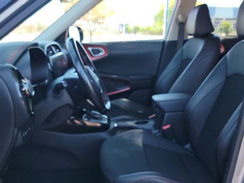 Used 2023 Kia Soul GT-Line FWD image 13