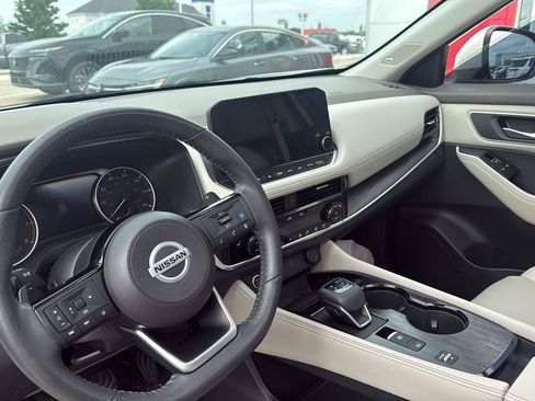 Used 2021 Nissan Rogue SL w/ Premium Package FWD image 9