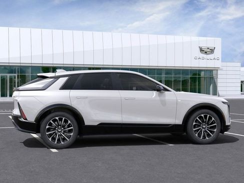 New 2025 Cadillac Lyriq Sport RWD image 5