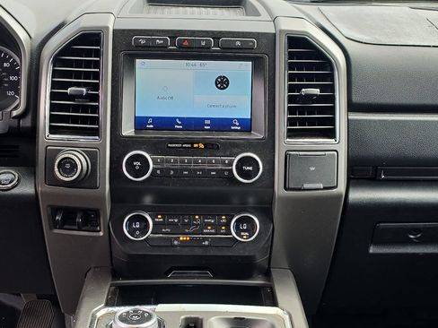 Used 2021 Ford Expedition XLT w/ FX4 Off-Road Package AWD/4WD image 14