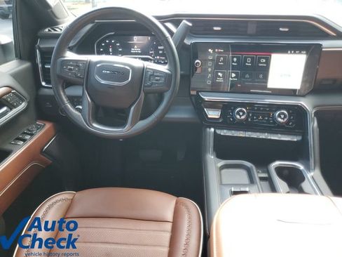 Used 2024 GMC Sierra 2500 Denali Ultimate w/ Max Trailering Package AWD/4WD image 16