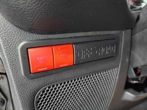 Used 2014 Jeep Wrangler Unlimited Rubicon AWD/4WD image 17