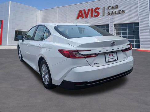 Used 2025 Toyota Camry LE FWD image 9