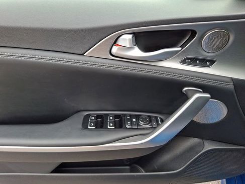 Used 2021 Kia Stinger GT2 image 12