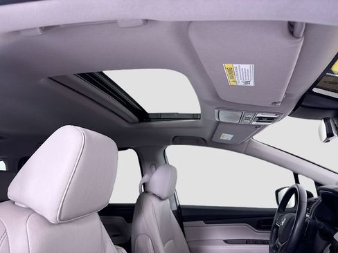 Certified 2024 Honda Odyssey EX-L image 18