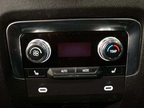 Used 2022 GMC Yukon Denali image 41