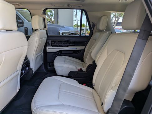 Used 2020 Ford Expedition Platinum RWD image 17