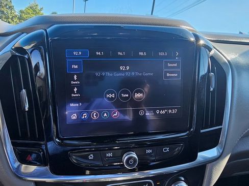Used 2020 Chevrolet Traverse LT w/ LT Premium Package FWD image 25