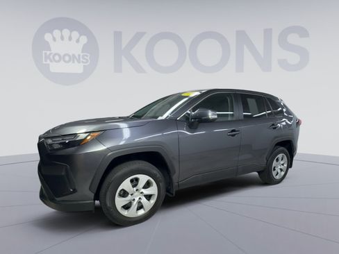 Used 2024 Toyota RAV4 LE AWD/4WD image 5
