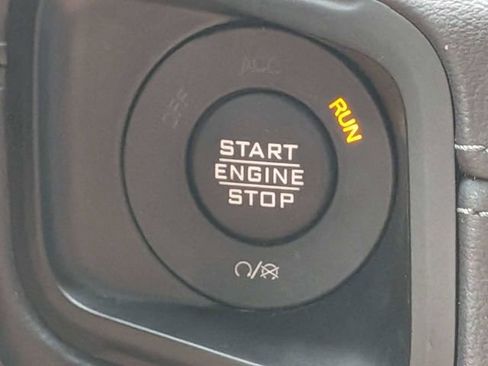 Used 2025 Jeep Wrangler Unlimited Rubicon w/ Convenience Group AWD/4WD image 32