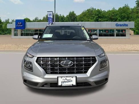 New 2026 Hyundai Venue SEL image 3