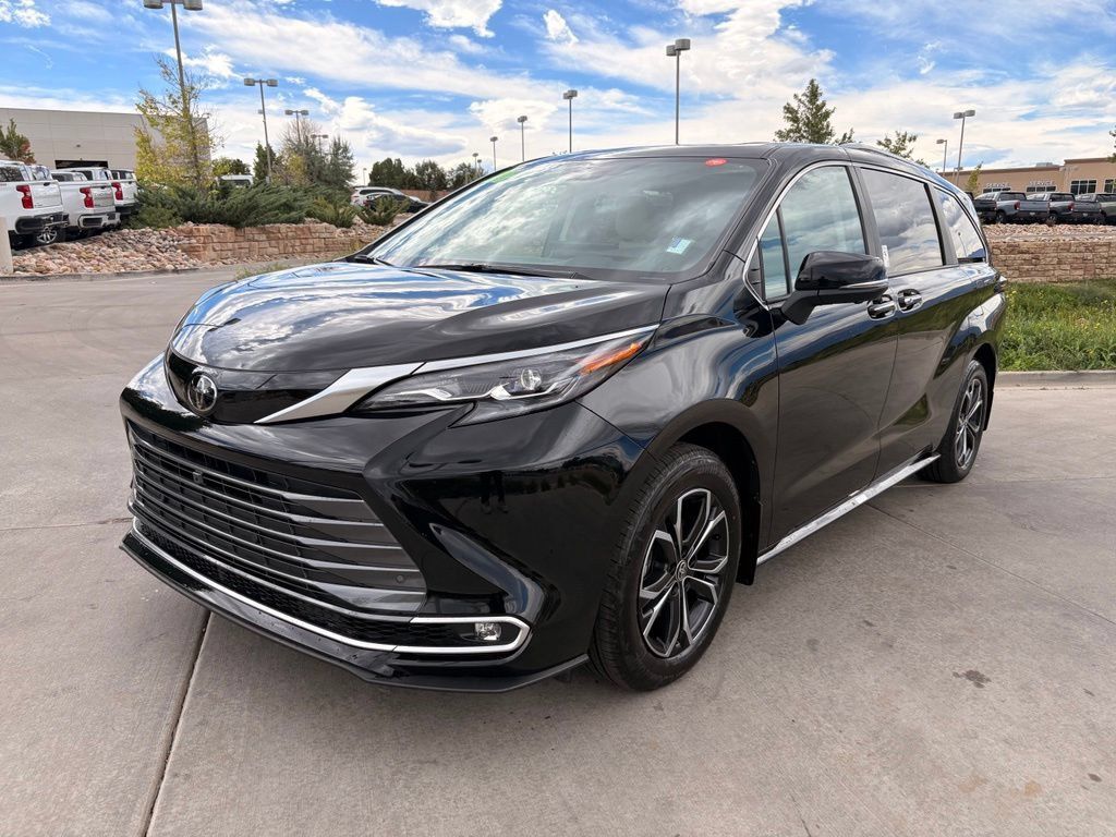 Used 2026 Toyota Sienna Platinum AWD/4WD image 3