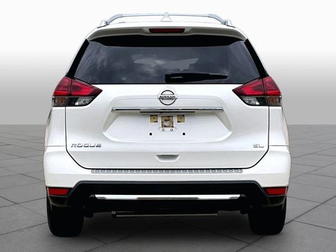 Used 2018 Nissan Rogue SL w/ Premium Package FWD image 5