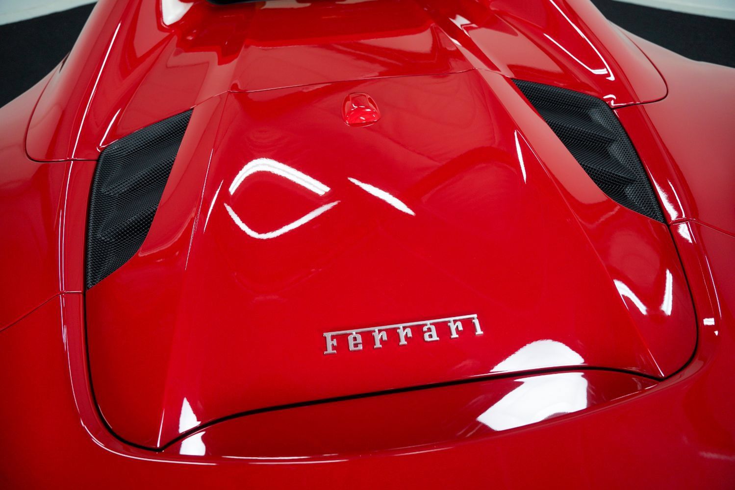 Used 2017 Ferrari 488 Spider RWD image 27
