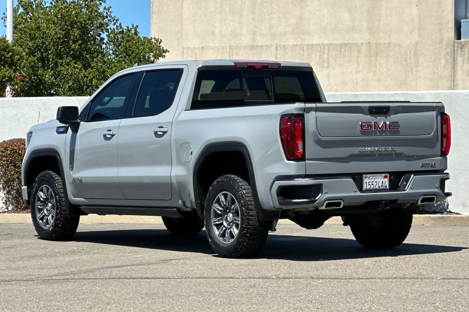 Used 2024 GMC Sierra 1500 AT4 w/ Technology Package AWD/4WD image 7
