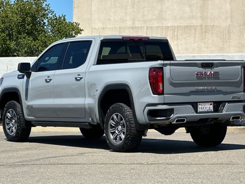Used 2024 GMC Sierra 1500 AT4 w/ Technology Package AWD/4WD image 7