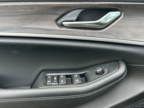 New 2026 Jeep Grand Cherokee Altitude image 10