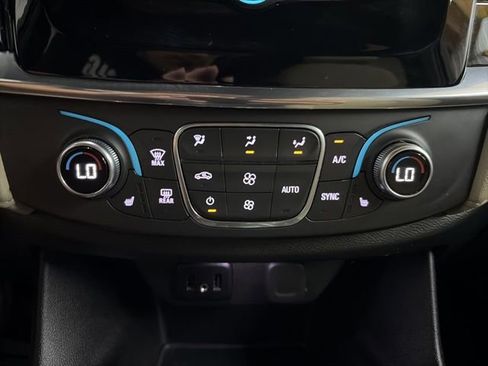 Used 2023 Chevrolet Traverse LS AWD/4WD image 68