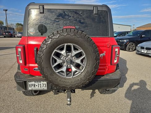 Used 2023 Ford Bronco Badlands image 15