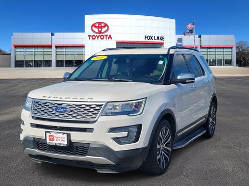 Used 2016 Ford Explorer Platinum image 2