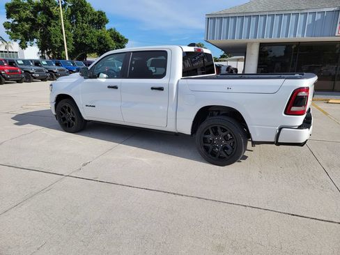 Used 2023 RAM 1500 Laramie AWD/4WD image 3