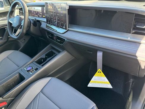 New 2026 Volkswagen Tiguan SE R-Line image 24