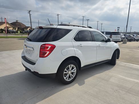 Used 2017 Chevrolet Equinox LT FWD image 3