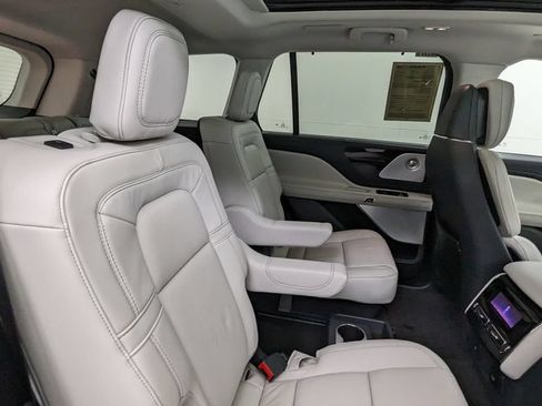 Used 2025 Lincoln Aviator Reserve w/ Luxury Package AWD/4WD image 41