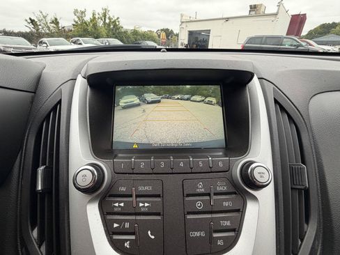 Used 2017 Chevrolet Equinox LT w/ Convenience Package FWD image 18