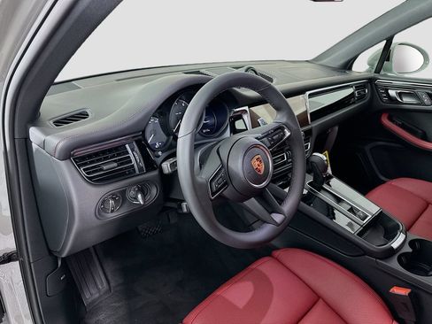 New 2026 Porsche Macan AWD/4WD image 4