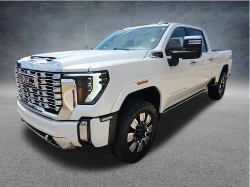 Used 2024 GMC Sierra 2500 Denali w/ Denali Reserve Package AWD/4WD image 4