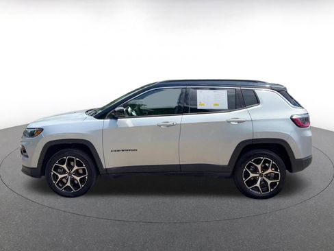 Used 2025 Jeep Compass Limited AWD/4WD image 9