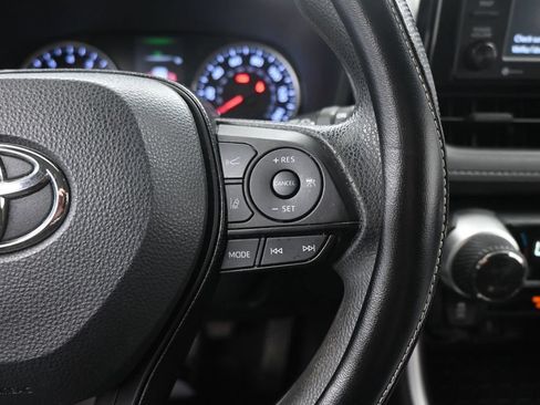 Used 2020 Toyota RAV4 XLE FWD image 12