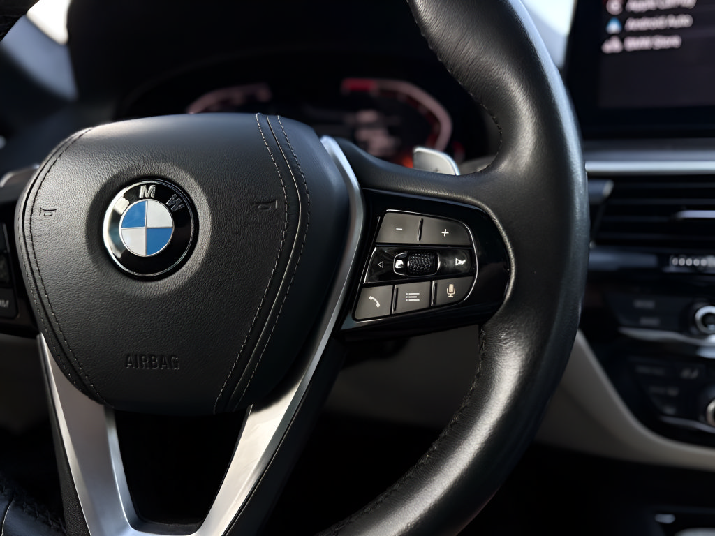 Used 2023 BMW 530i w/ Premium Package RWD image 11