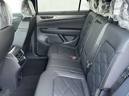New 2026 Volkswagen Atlas Cross Sport SE AWD/4WD image 13