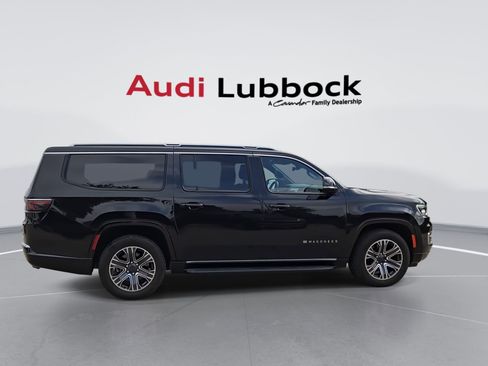 Used 2023 Jeep Wagoneer L Series II AWD/4WD image 9