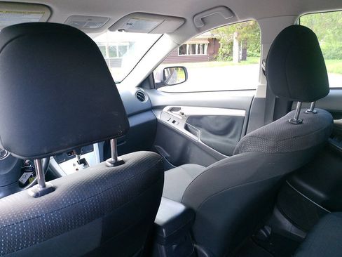 Used 2010 Toyota Matrix FWD image 39
