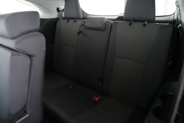 Used 2024 Toyota Highlander LE AWD/4WD image 29