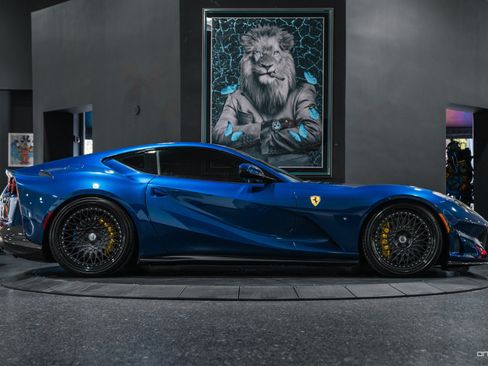 Used 2018 Ferrari 812 Superfast RWD image 36