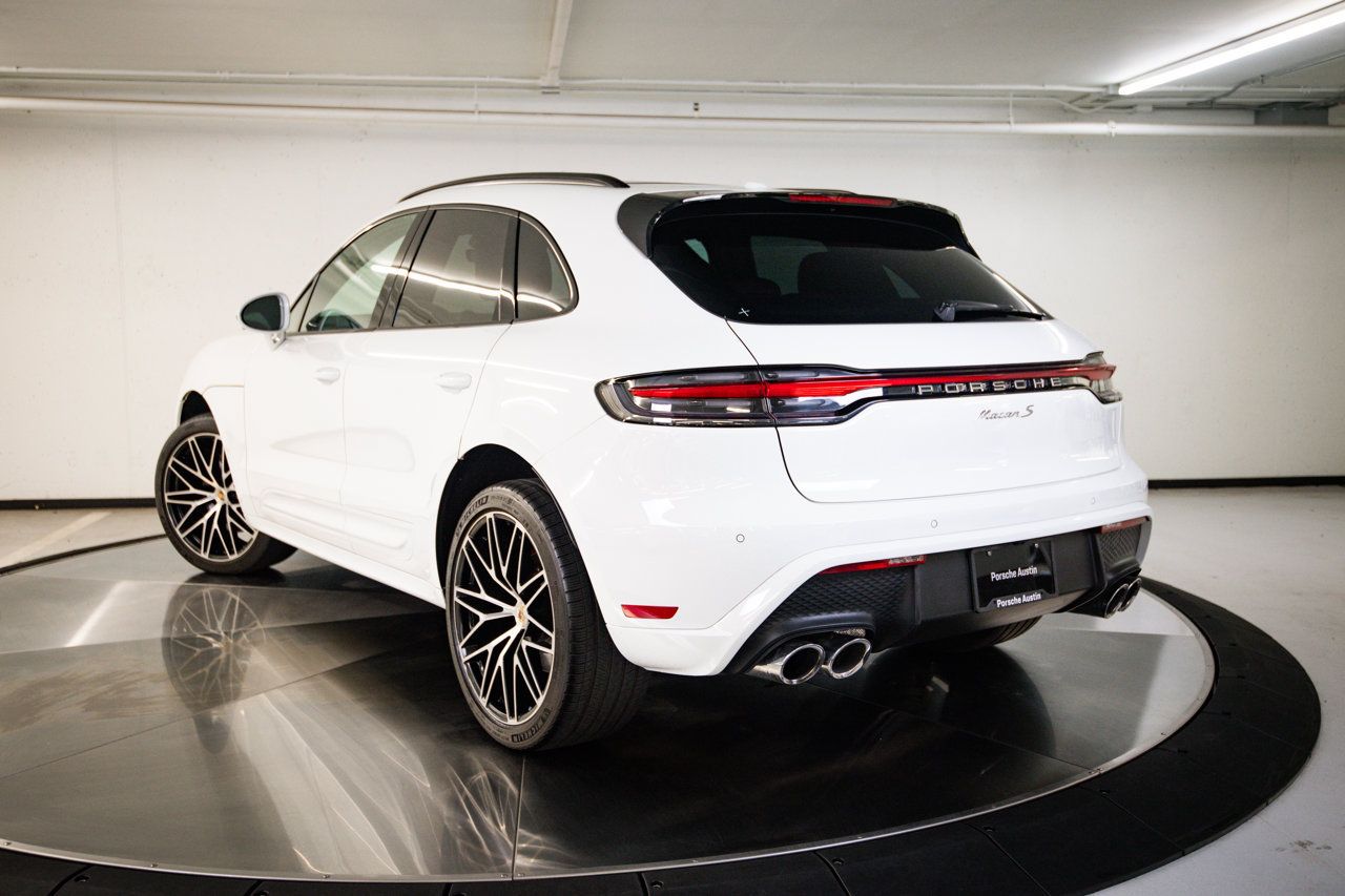 Certified 2023 Porsche Macan S AWD/4WD image 3