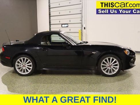 Used 2017 FIAT 124 Spider Lusso RWD image 9