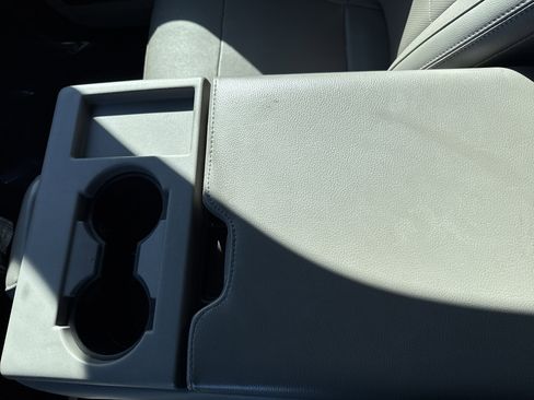 Used 2017 Ford F150 Lariat image 23