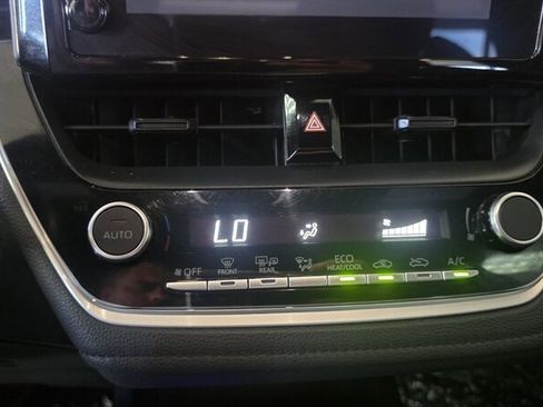 Used 2024 Toyota Corolla SE FWD image 17