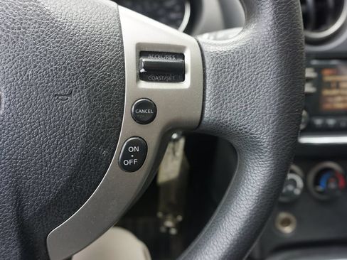Used 2015 Nissan Rogue S w/ Convenience Package AWD/4WD image 8